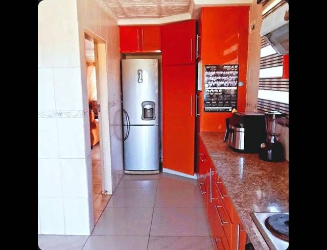 3 BEDROOM HOUSE FOR SALE IN UMLAZI Z